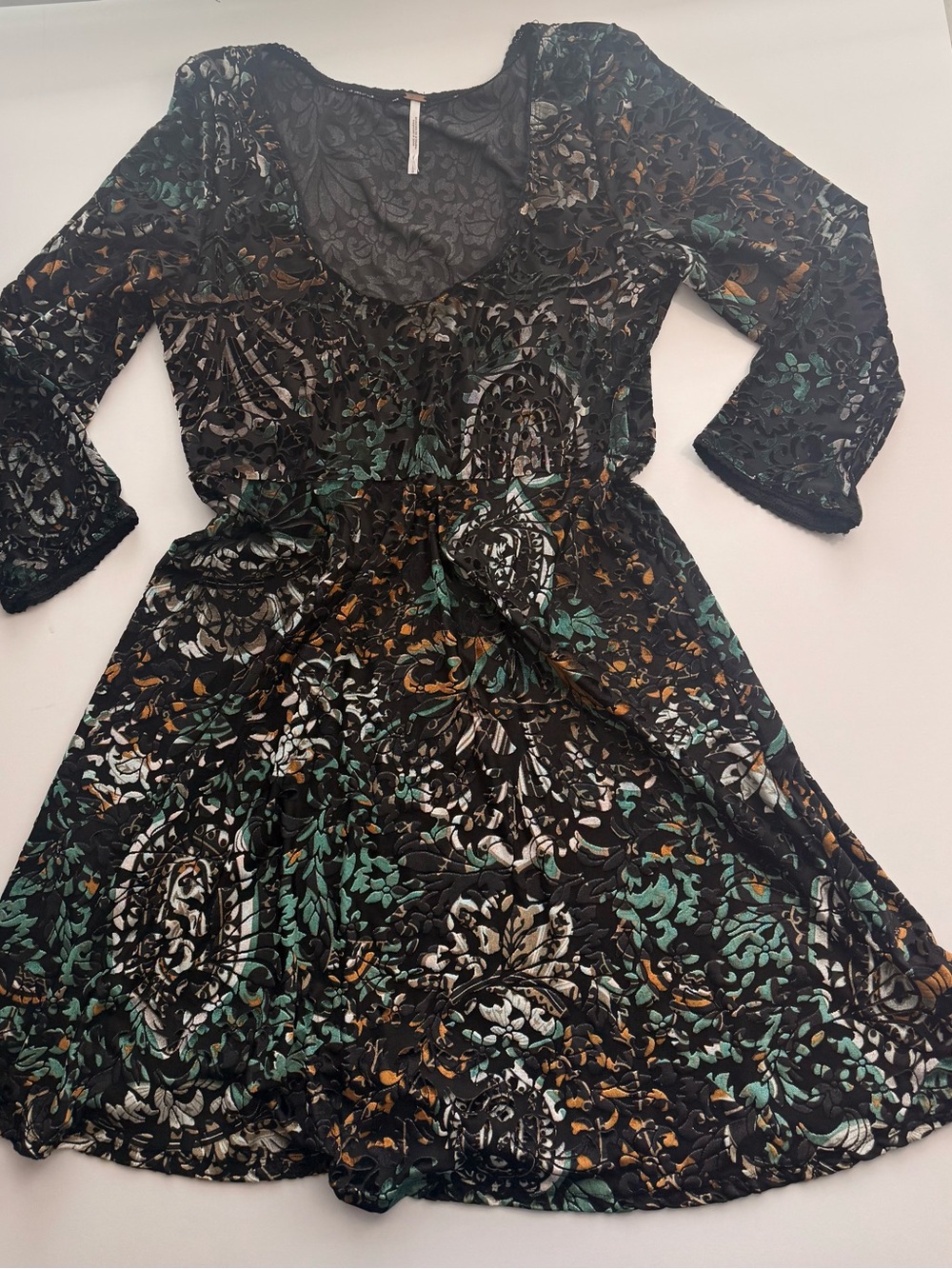 Free People Women's Black Floral Velvet Fit & Flare Dress size L - Picture 2 of 9
